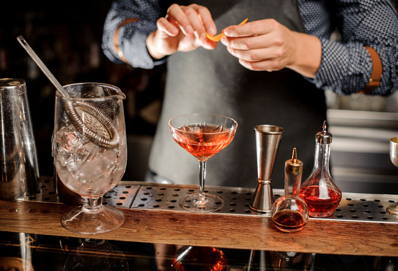 Crafting the Perfect Pour: Mixologists in Tulsa, Oklahoma